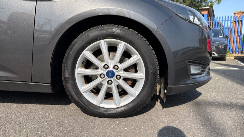 Ford Focus 1.0 EcoBoost 125 Titanium Navigation 5dr Petrol Hatchback